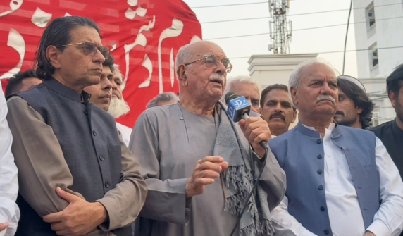 یہ سیاسی قیادت کی کمزوری ہے مزدوروں کو صحیح راستہ نہیں دکھایا گیا، قومی اسمبلی میں قائد حزب اختلاف محمود خان اچکزئی