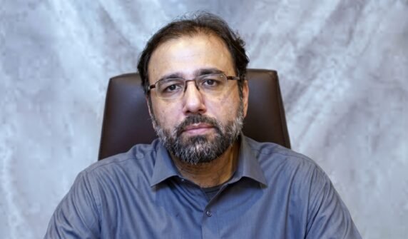 چوہدری سالک حسین کی دبئی سے پاکستانی ورکروں کو ڈی پورٹ کئے جانے کی تردید