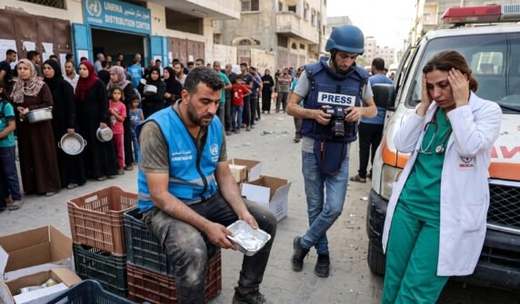 غزہ میں امدادی کارکنوں، ڈاکٹروں اور صحافیوں کو بھوک کا سامنا، 111 تنظیموں کا اسرائیل پر دباؤ