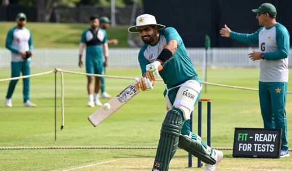 بابر اعظم فٹ ہوگئے، پریکٹس کا آغاز کر دیا،دوسرے ٹیسٹ کیلئے دستیاب ہونگے