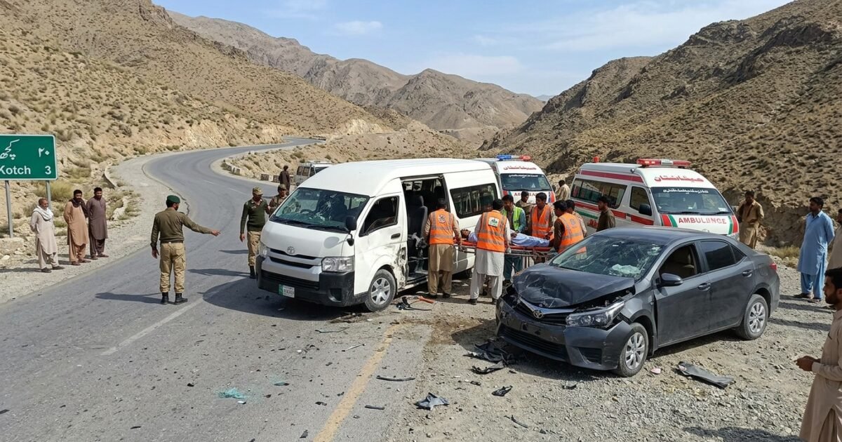 کوئٹہ زیارت روڈ پر کچھ کے مقام پر مسافر ویگن اور کار میں ہولناک تصادم، متعدد مسافر شدید زخمی