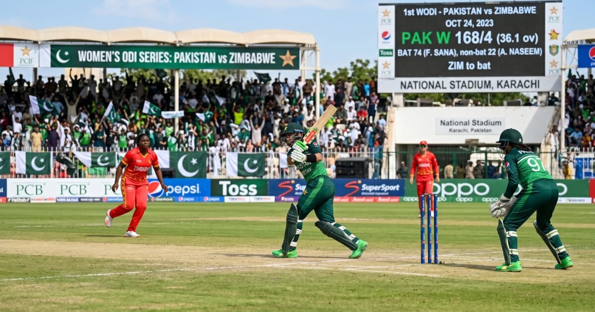 نیشنل اسٹیڈیم کراچی میں ویمن کرکٹ ایکشن، پہلا میچ آج کھیلا جائے گا
