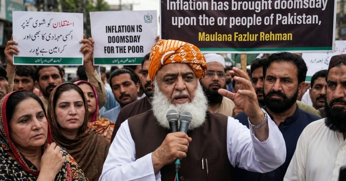 پاکستان میں غریب عوام پر مہنگائی کی قیامت ڈھا دی گئی، مولانا فضل الرحمن