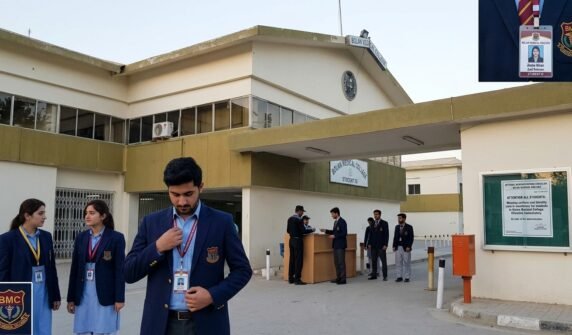 بولان میڈیکل کالج میں طلبہ کے لیے یونیفارم اور شناختی کارڈ پہننا لازمی قرار، انتظامیہ کا سرکلر جاری