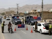 کوئٹہ کے تھانہ منظور شہید پولیس کی مختلف علاقوں میں سنیپ چیکنگ جاری، اہم شاہراہوں پر ناکہ بندیاں
