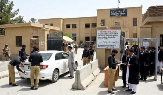سکیورٹی خدشات کے پیشِ نظر کوئٹہ کی تمام عدالتوں میں حفاظتی انتظامات سخت، وکلا کو بار کونسل کارڈ ساتھ رکھنے کی ہدایت